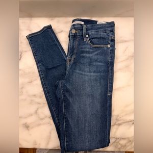 Good American Good Legs Skinny Jeans